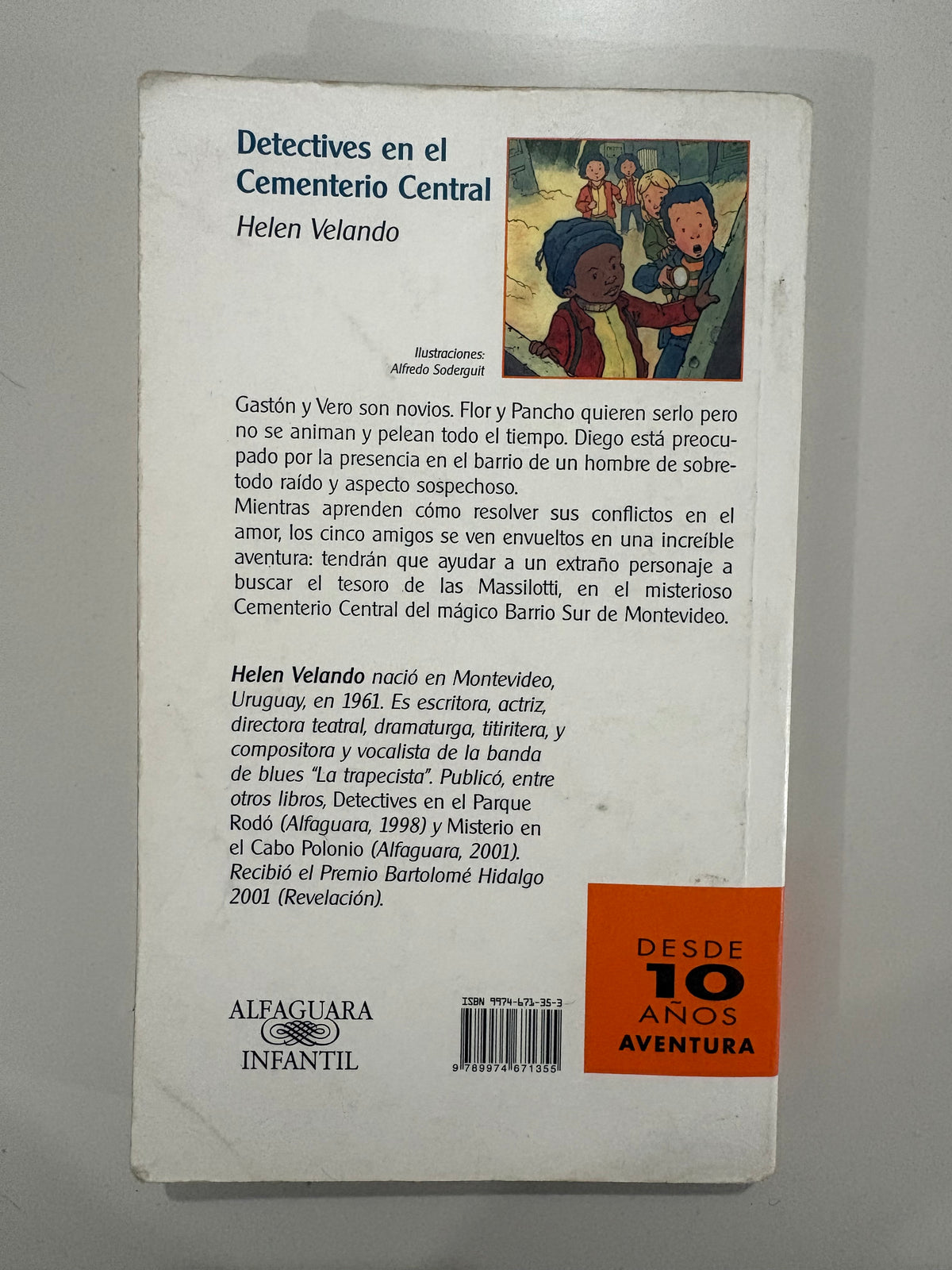 Detectives en el Cementerio Central – Helen Velando