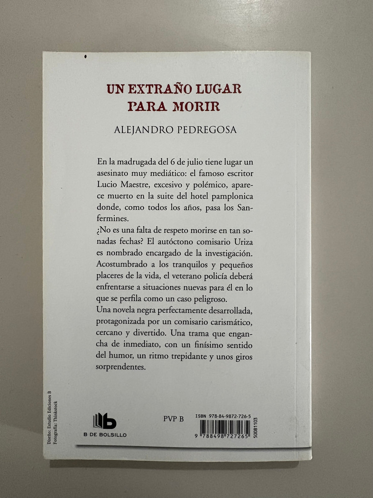 Un extraño lugar para morir – Alejandro Pedregosa