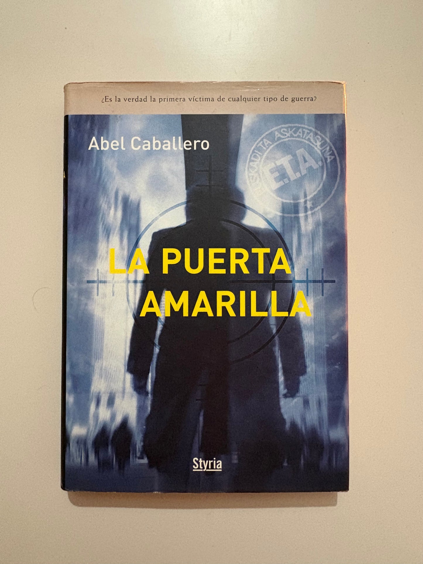 La puerta amarilla - Abel Caballero