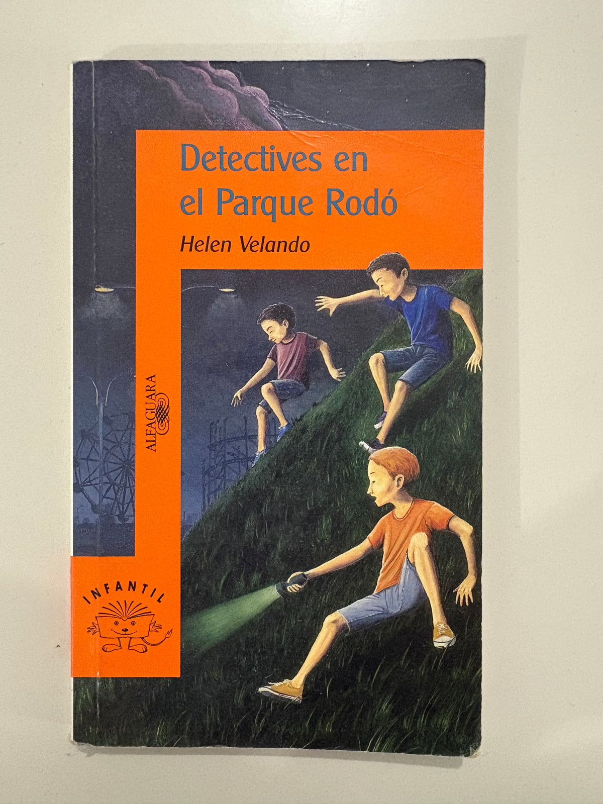 Detectives en el Parque Rodó – Helen Velando
